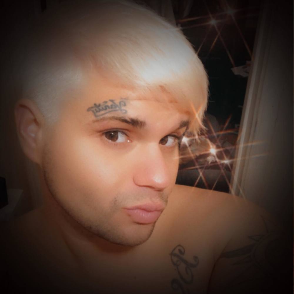 Meet your Posher, Nicholas